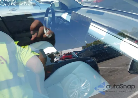 2023 Tesla Model Y Awd/Long Range Dual Motor All-Wheel Drive из США, поврежденный, VIN 7SAYGDEE8PF633550